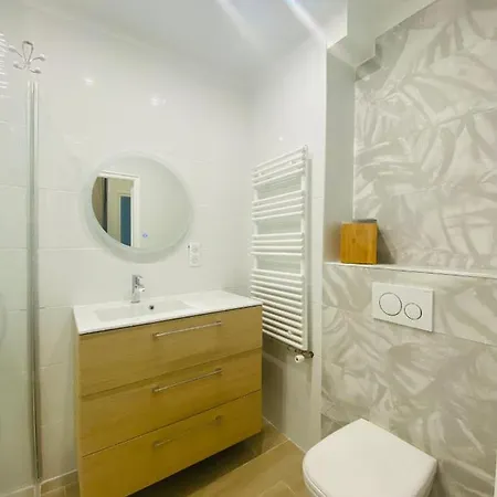 Apartment 50m / 200m Hippodrome 2 Pieces Jardin Garage Cagnes-sur-Mer